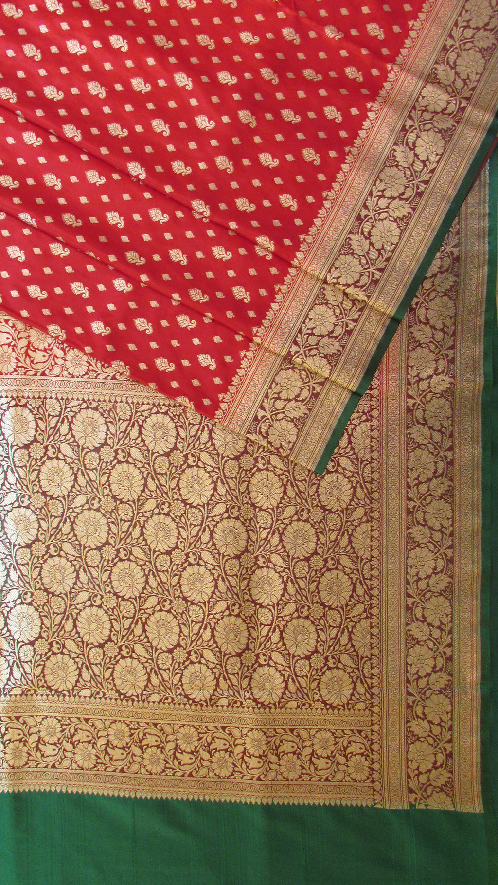 Saundarya Women's Red Banarasi Silk Saree