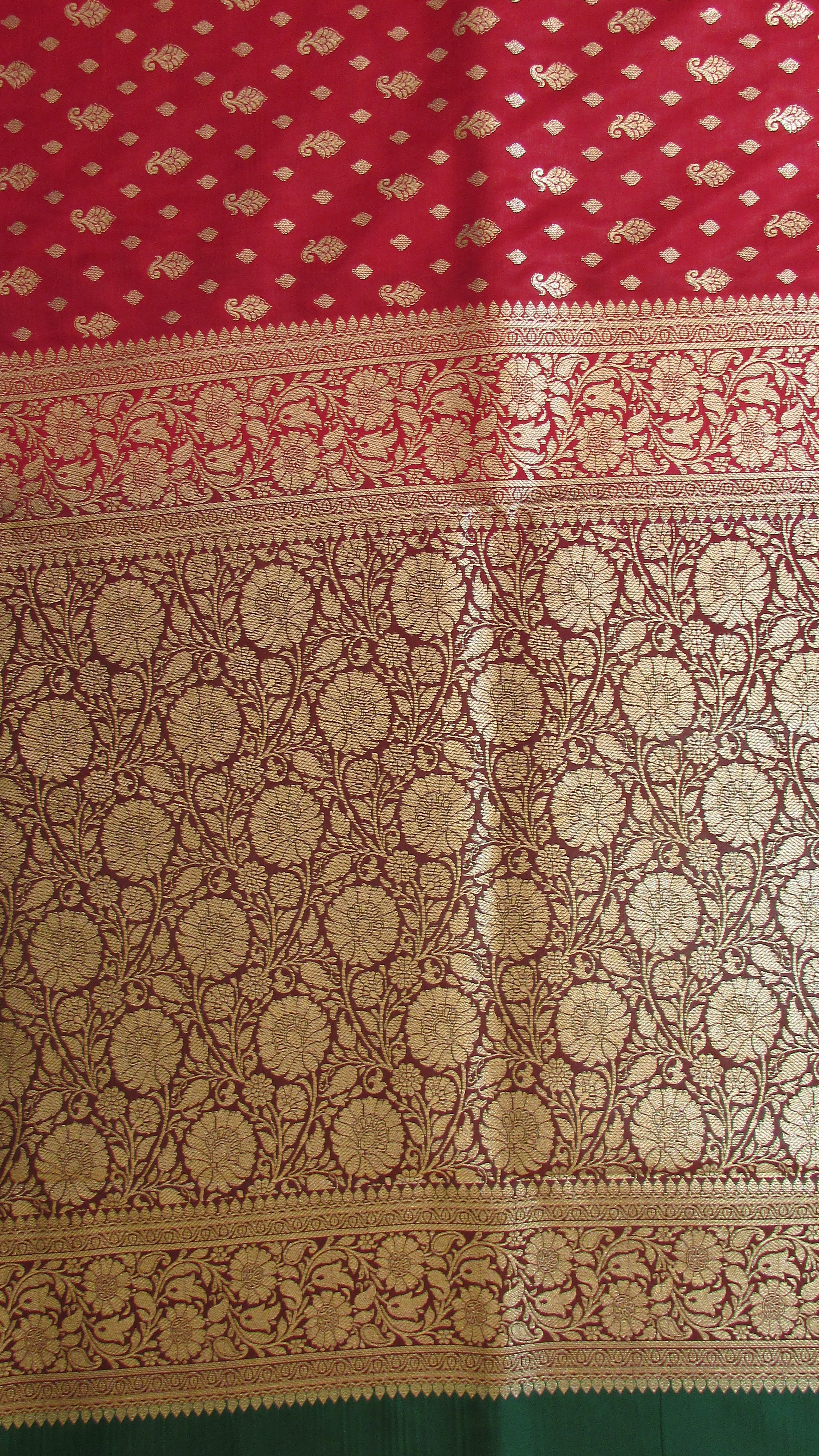 Saundarya Women's Red Banarasi Silk Saree