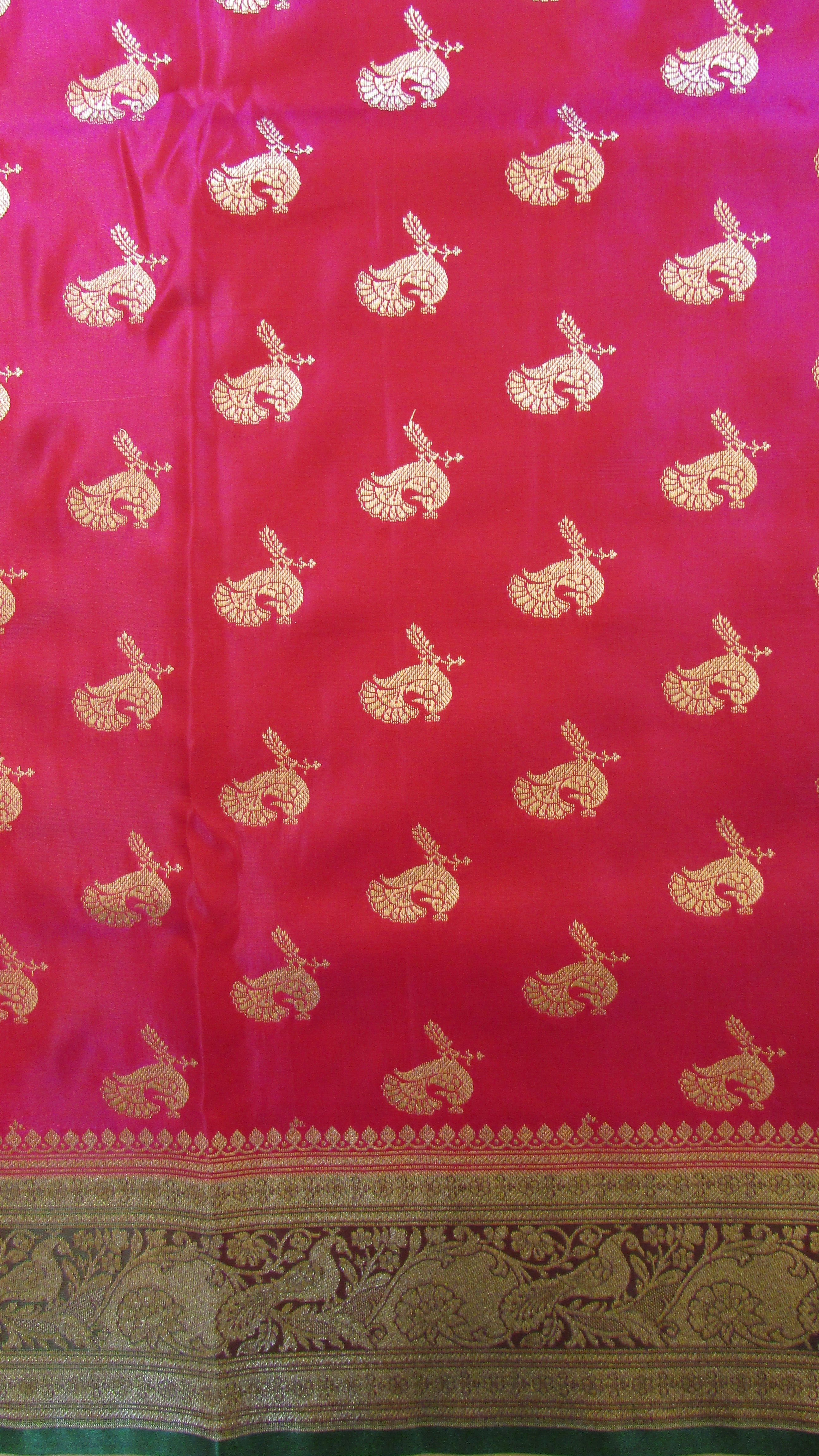 Saundarya Women's Magenta Banarasi Silk Saree