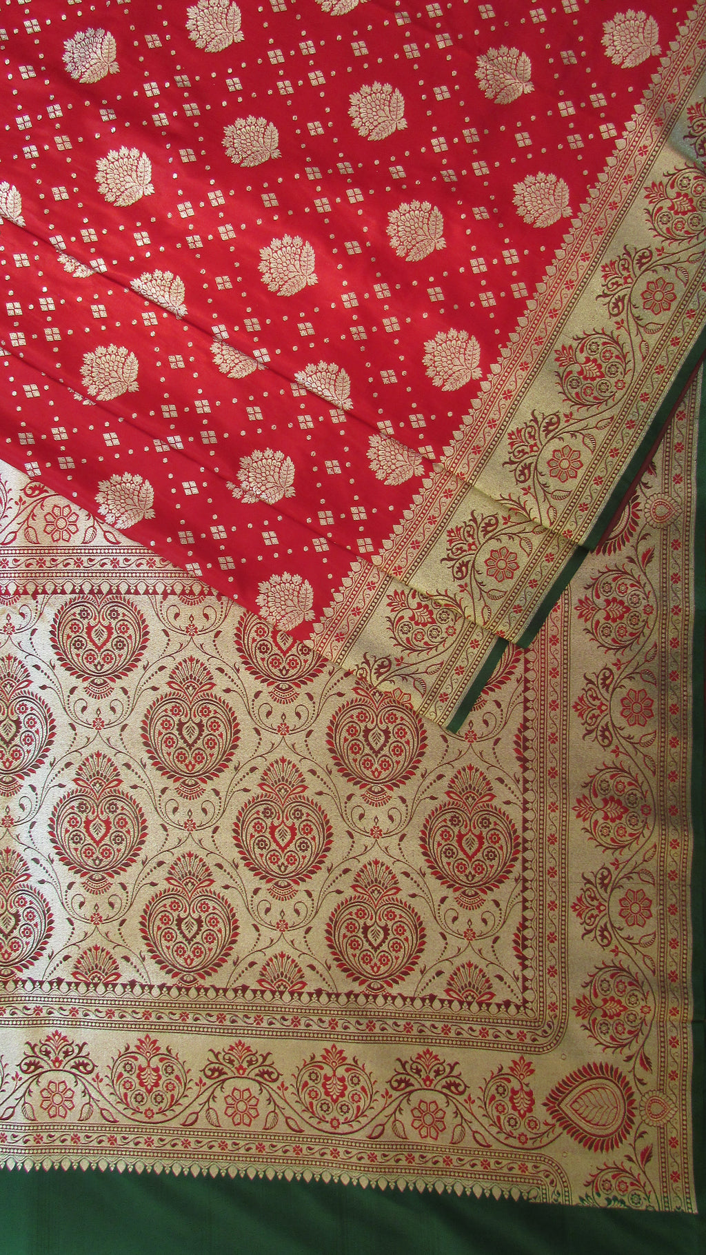 Saundarya Women's Red Banarasi Silk Saree