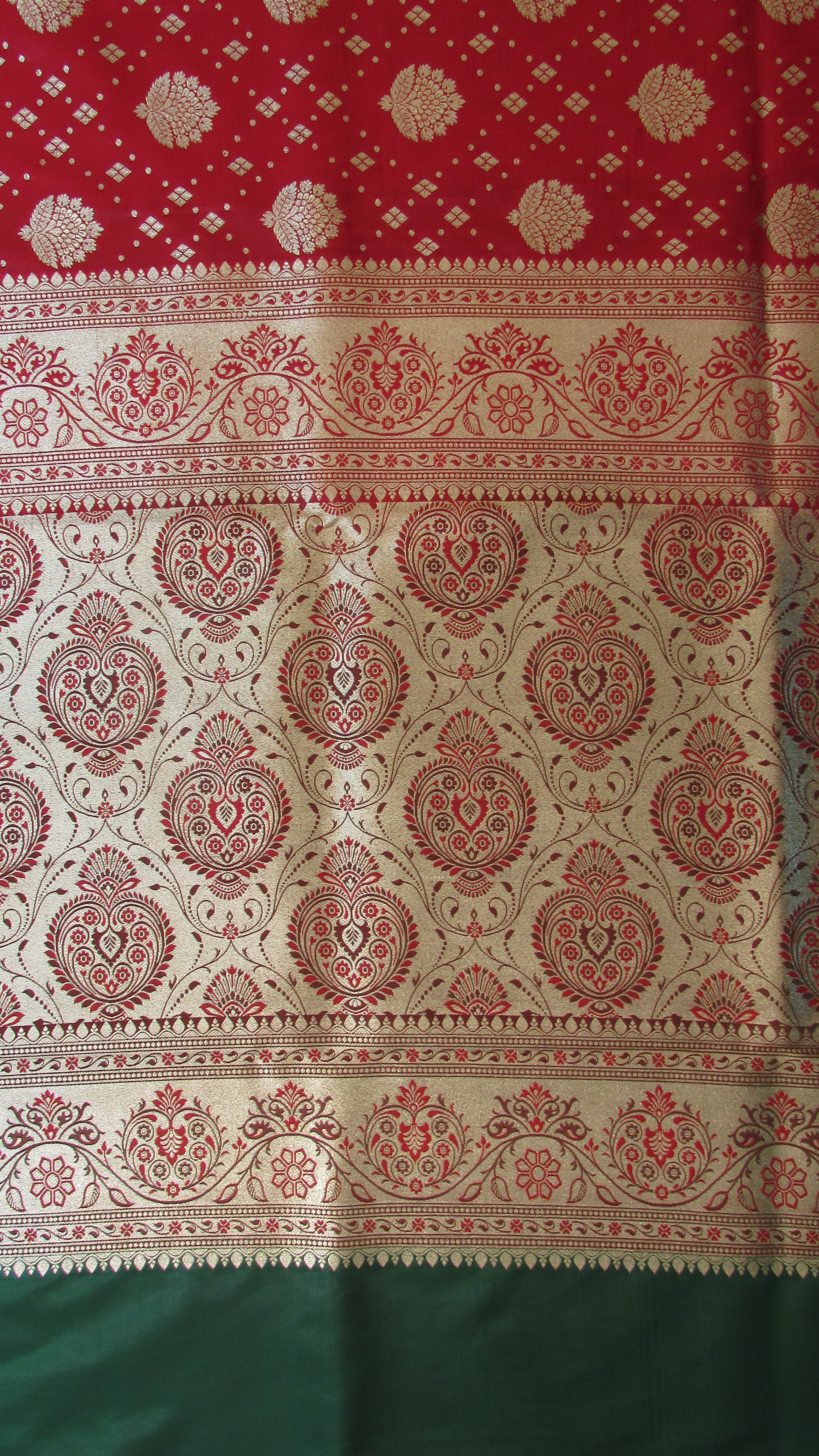 Saundarya Women's Red Banarasi Silk Saree