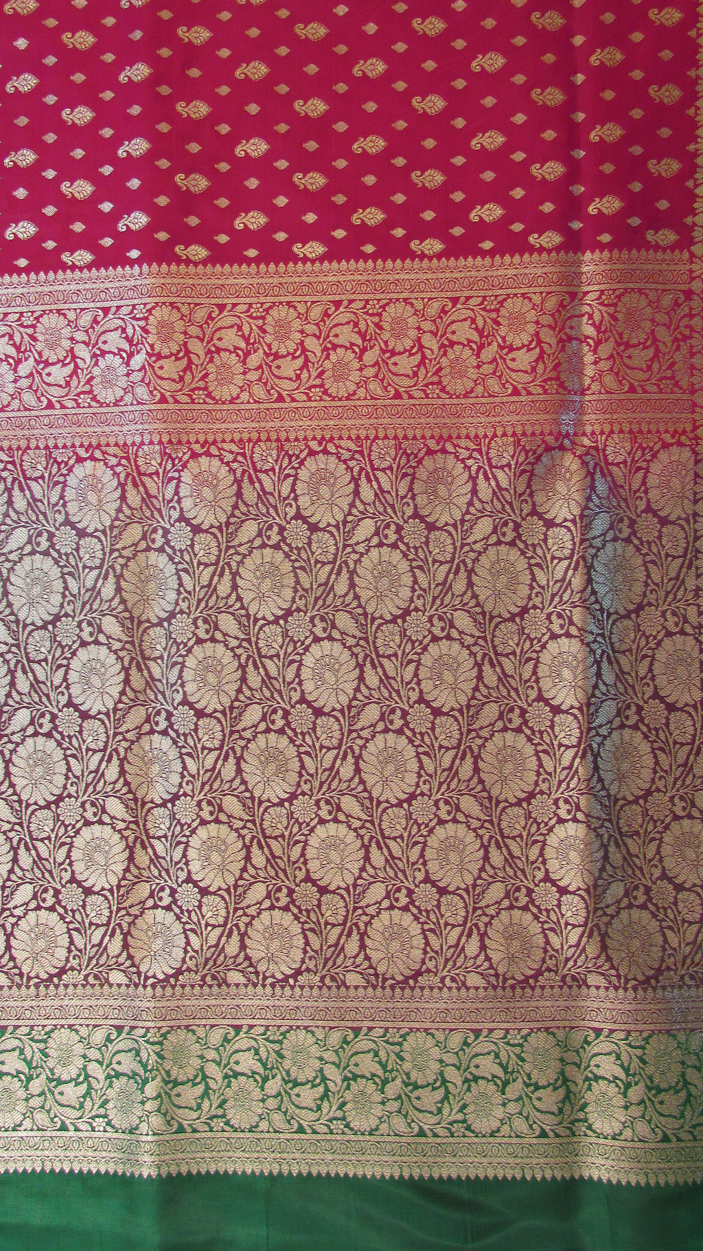 Saundarya Women's Magenta Banarasi Silk Saree