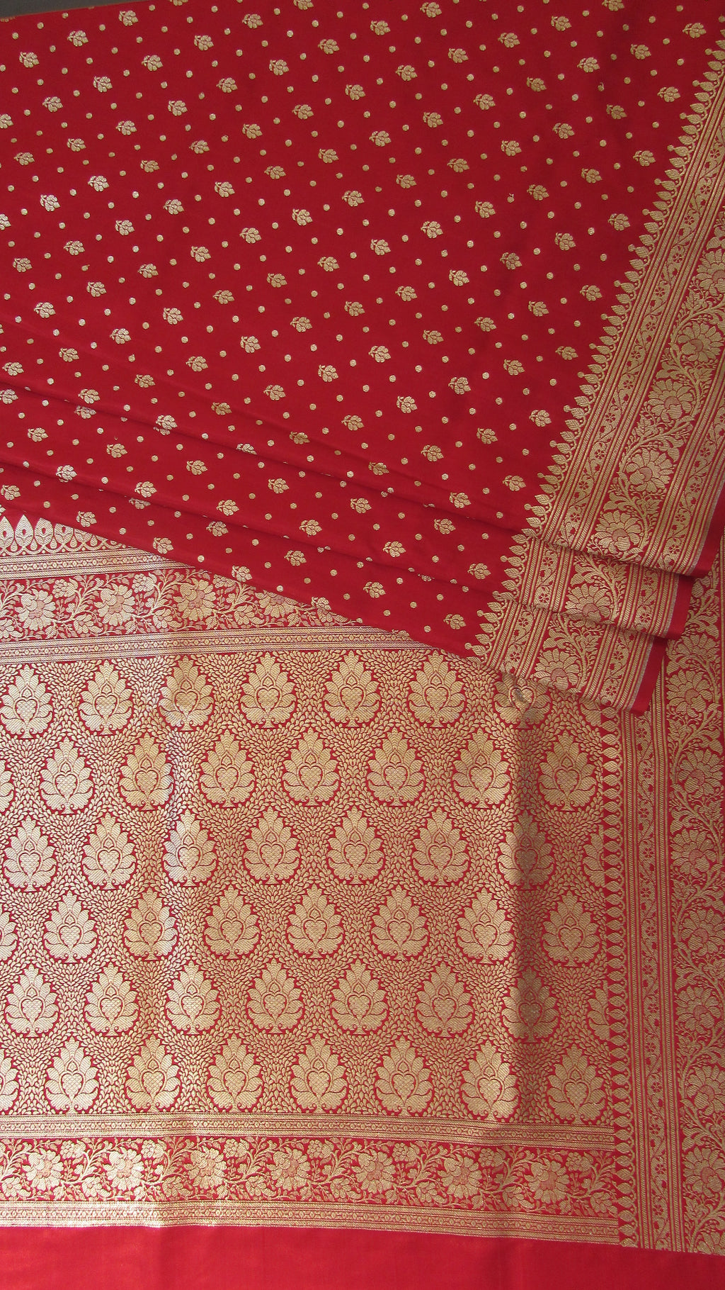 Saundarya Women's Red Banarasi Silk Saree