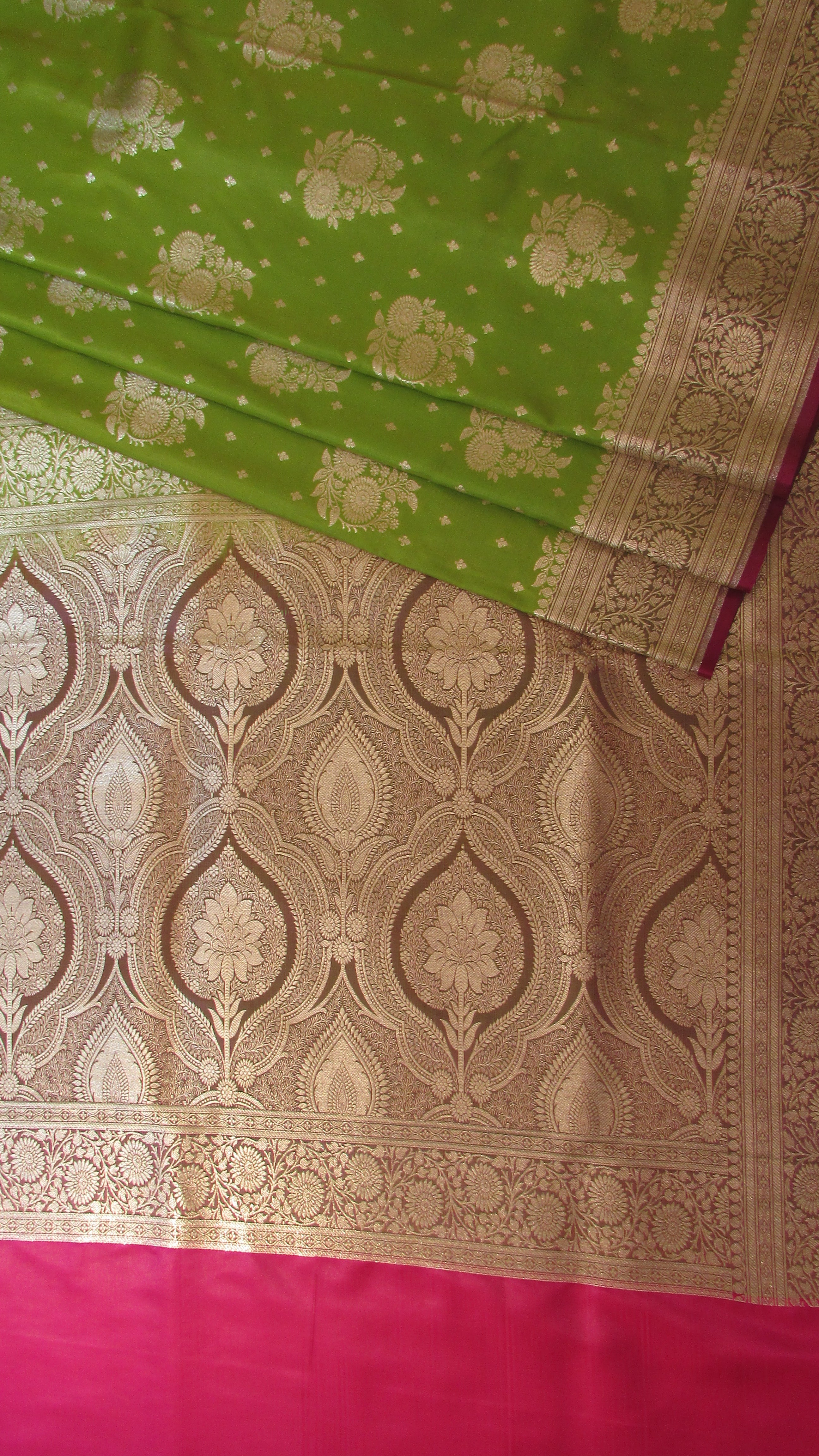 Saundarya Women's Parrot Green Banarasi Silk Saree