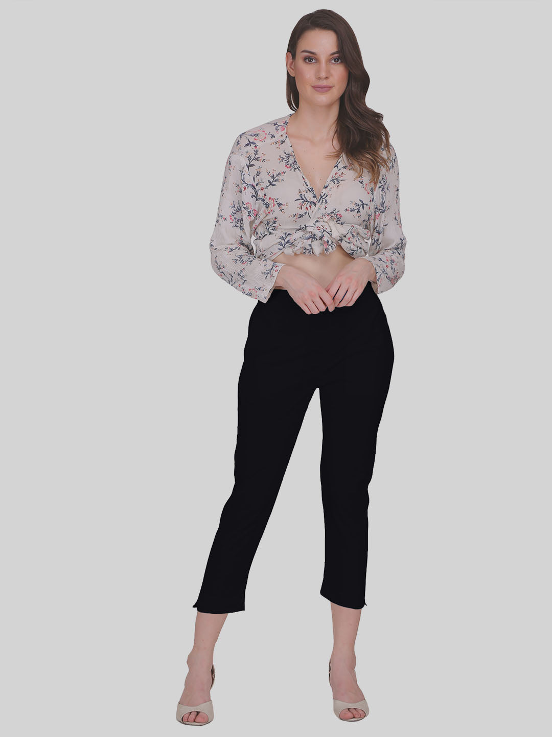 Saundarya Women’s Cropped Cotton Pants; Black