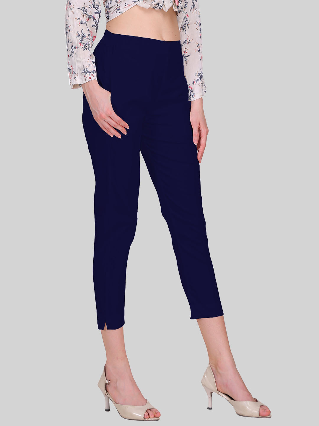 Saundarya Women’s Cropped Cotton Pants; Navy Blue